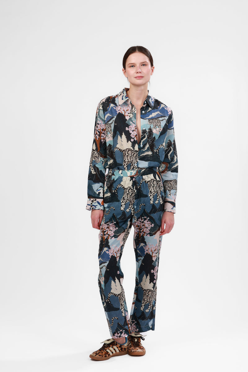Las Surenas Blue Snow Leopard Shirt