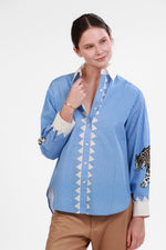 Las Surenas Poplin Snow Leopard Shirt